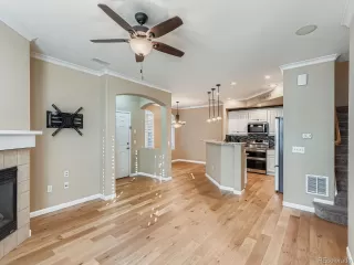 Photo #5: 4890110 Listing 