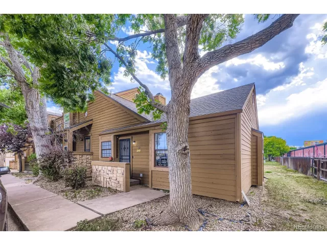 MLS: 4890508 Condo For Sale