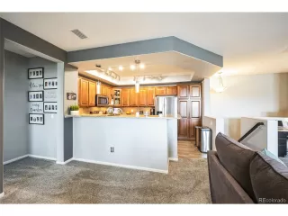 Photo #5: 4890870 Listing