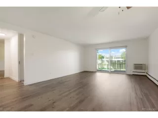 Photo #4: 4891295 Listing 