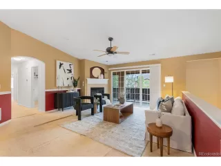 Photo #5: 4891507 Listing