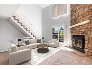 Photo #5: 4892869 Listing 