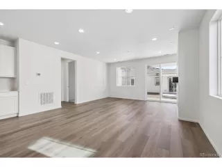 Photo #4: 4893014 Listing