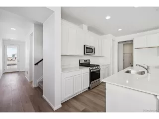 Photo #5: 4893014 Listing