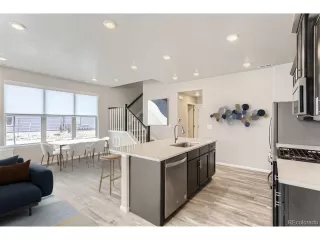 Photo #6: 4895135 Listing