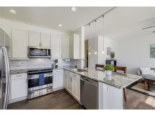 Photo #5: 4895938 Listing 