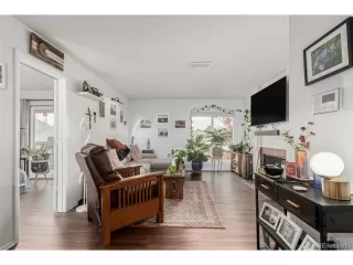 Photo #5: 4896107 Listing 