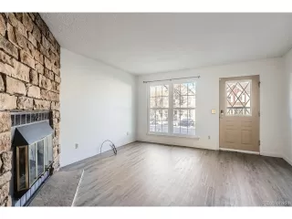 Photo #4: 4898703 Listing 