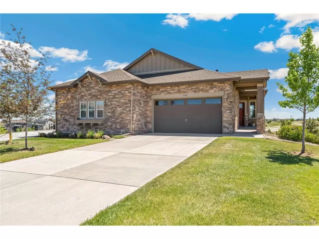 MLS: 4900999 Condo For Sale