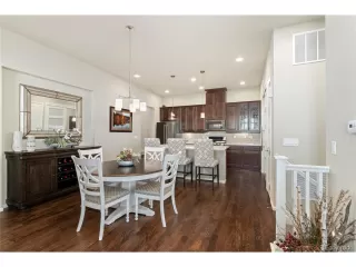 Photo #6: 4900999 Listing