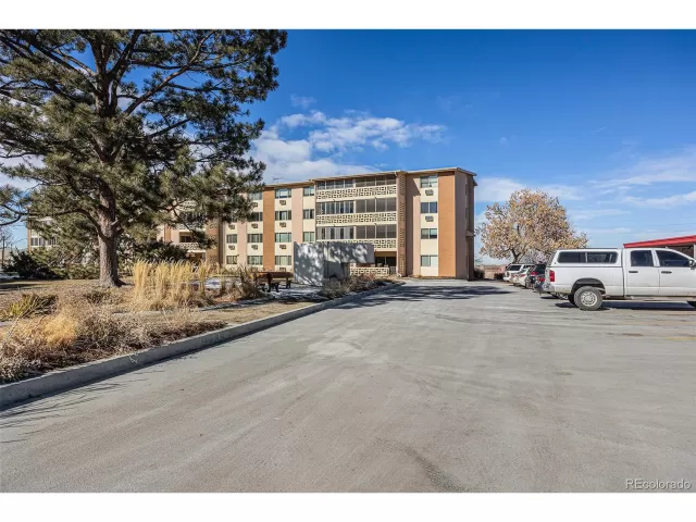 MLS: 4901477 Condo For Sale