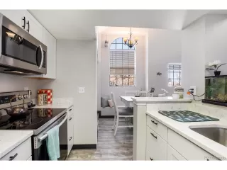 Photo #4: 4902899 Listing 