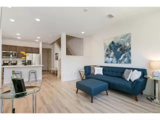Photo #2: 4905971 Listing