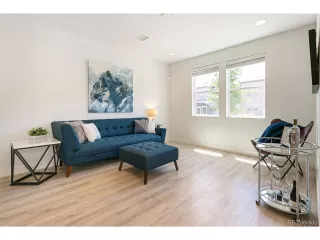 Photo #3: 4905971 Listing