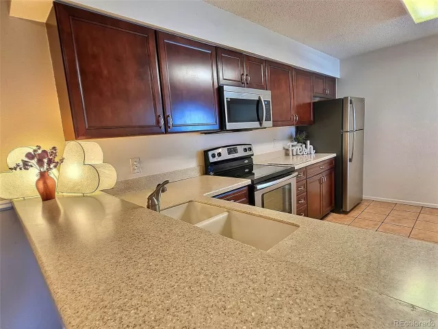 MLS: 4905987 Condo For Sale