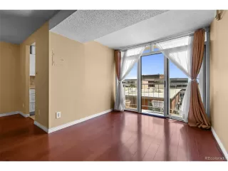 Photo #5: 4906704 Listing 