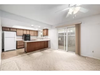 Photo #5: 4907821 Listing