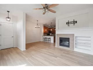 Photo #5: 4907824 Listing