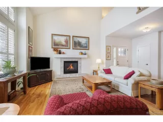 Photo #4: 4908718 Listing