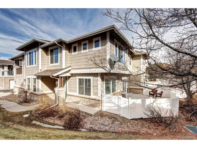 MLS: 4909110 Condo For Sale