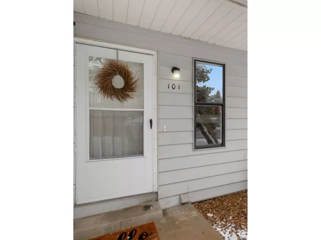 MLS: 4909434 Condo For Sale