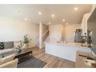 Photo #4: 4909836 Listing