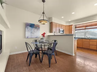 Photo #5: 4910287 Listing