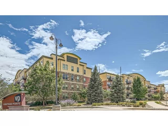 MLS: 4911650 Condo For Sale