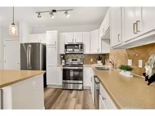 Photo #4: 4911650 Listing