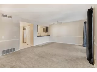 Photo #2: 4912707 Listing 