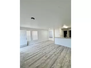 Photo #3: 4913367 Listing 