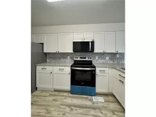 Photo #6: 4913367 Listing 