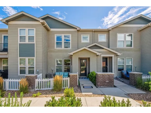 MLS: 4915328 Condo For Sale