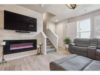Photo #5: 4915328 Listing