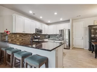 Photo #6: 4915328 Listing