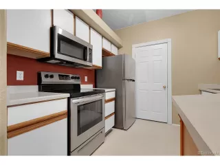 Photo #5: 4915993 Listing