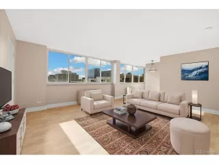 Photo #5: 4916170 Listing 