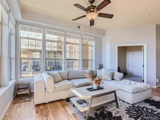 Photo #5: 4916611 Listing 