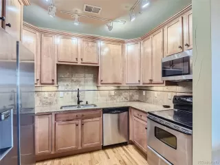 Photo #6: 4916611 Listing 