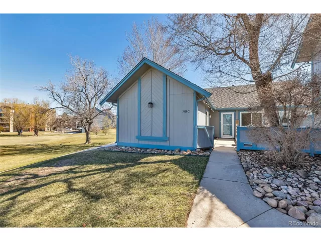 MLS: 4916938 Condo For Sale