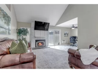 Photo #5: 4916938 Listing 