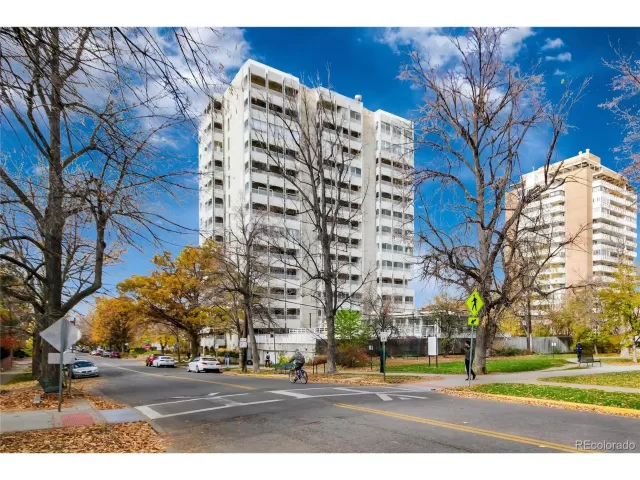 MLS: 4918205 Condo For Sale