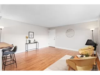 Photo #2: 4920979 Listing