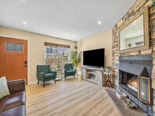 Photo #5: 4921784 Listing 