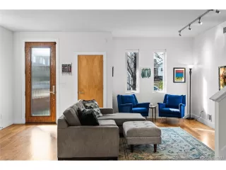 Photo #5: 4922334 Listing