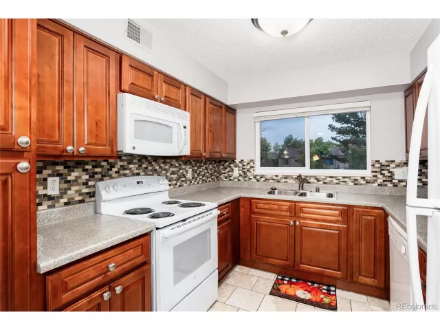 MLS: 4922575 Condo For Sale