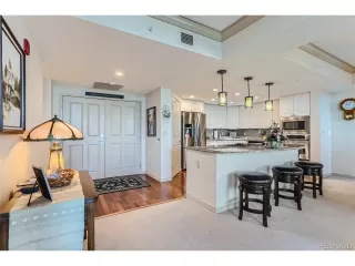 Photo #5: 4926898 Listing 