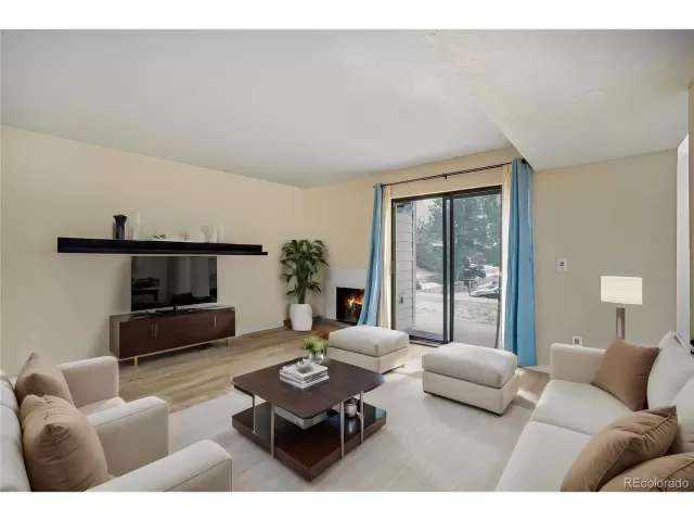 MLS: 4927435 Condo For Sale