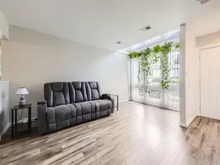 Photo #3: 4930373 Listing 