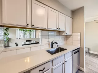 Photo #4: 4930373 Listing 